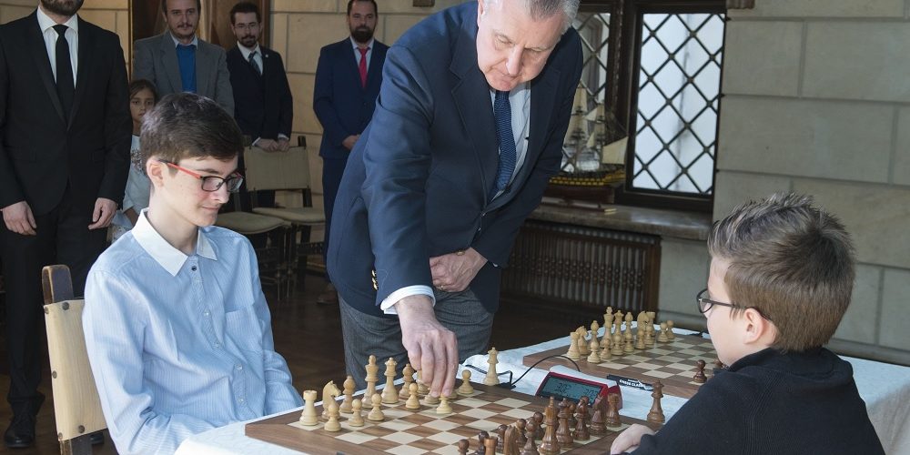 Finala Gambitul Regelui (1)